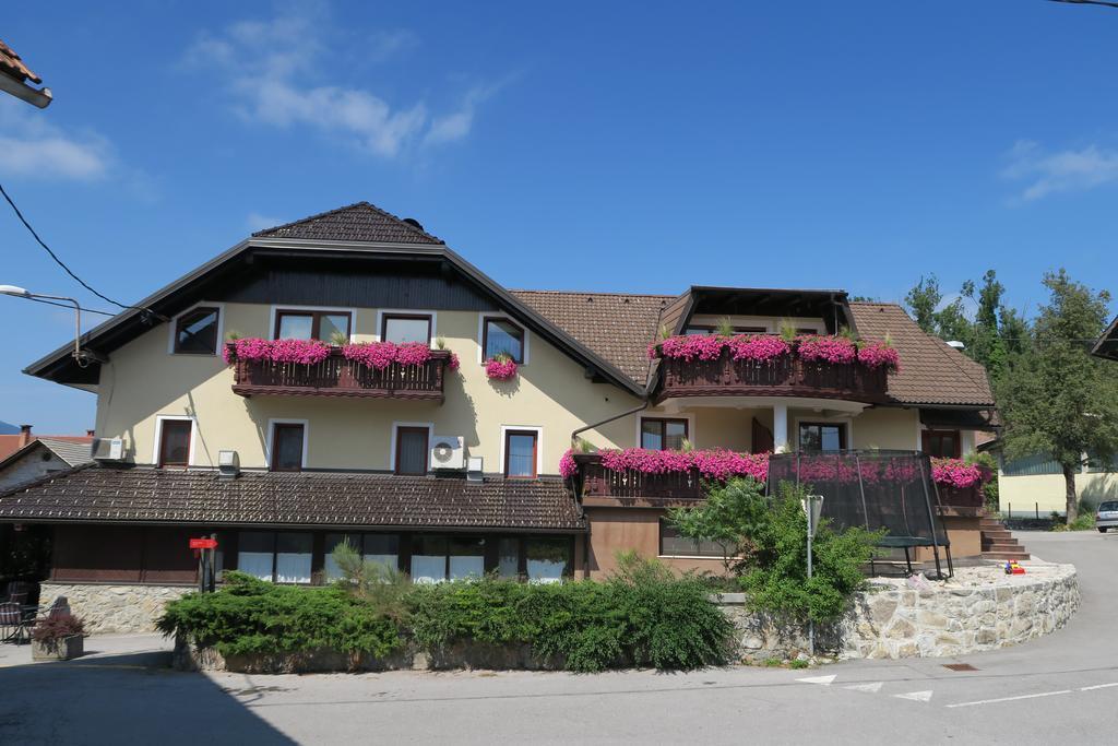 Gostilna Turk Hotel Hotedrsica Eksteriør billede